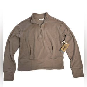 NWT Bearpaw Outdoors Taupe Sweatshirt  Cropped Size Small